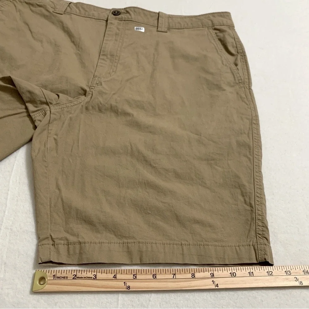 Magellan Outdoors Shorts Men's Flat Front Cotton Blend Khaki Size 40W Inseam 10